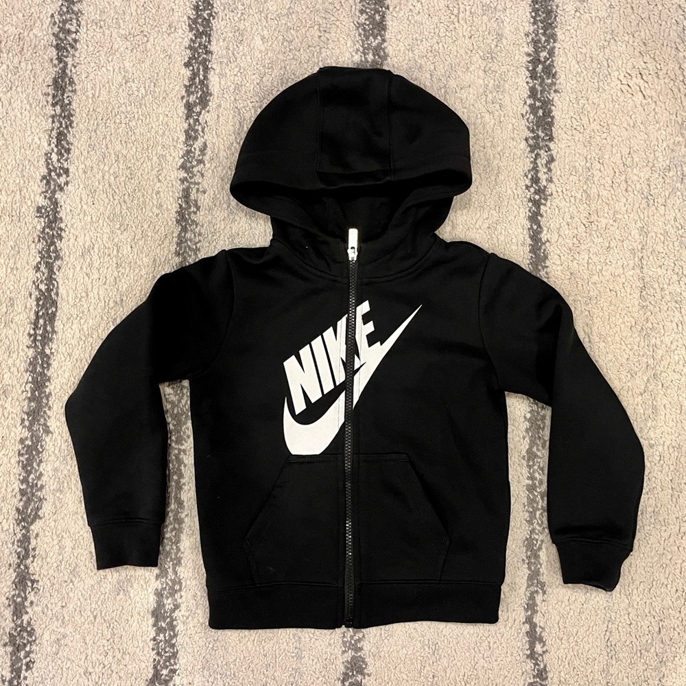 Nike boys zip up hoodie